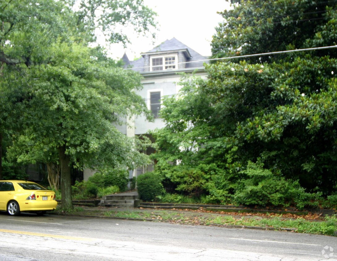 Building Photo - 186 Hurt St NE