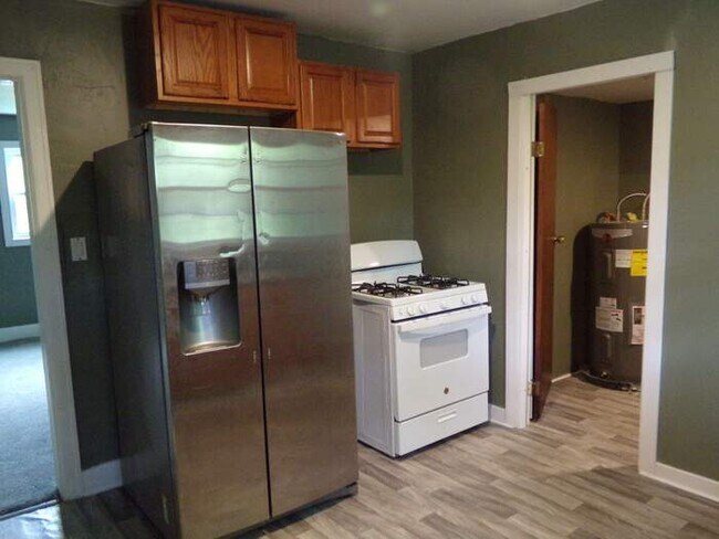 Building Photo - Cozy 2 Bed 1 Bath Home!