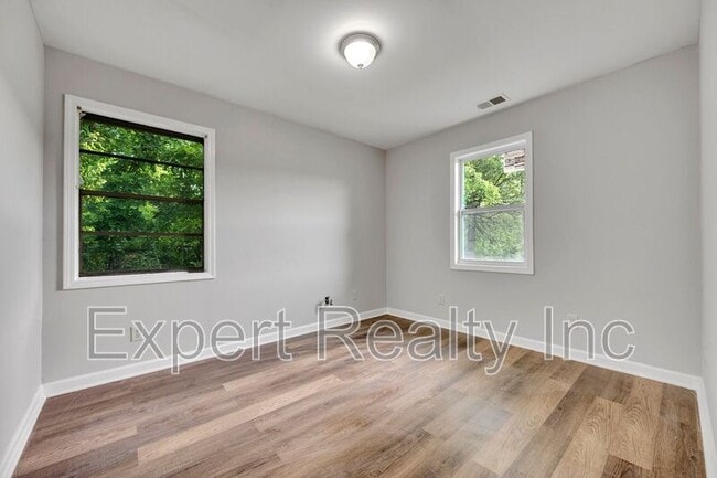 Foto del edificio - 1732 32nd Pl N