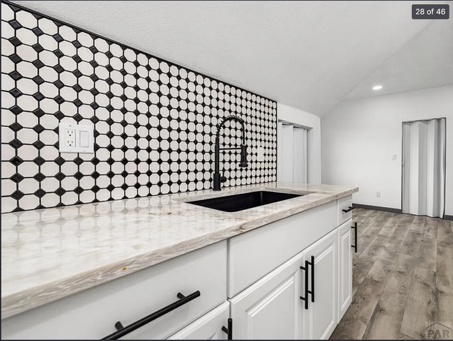 Foto del edificio - 1835 E 4th St