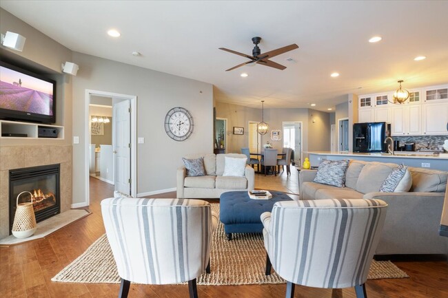 Foto del edificio - 1230 Lands End Pkwy