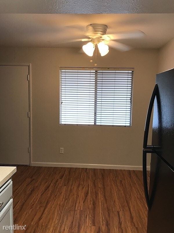 Foto del edificio - 1 br, 1 bath Condo - 4240 Menlo Avenue 9