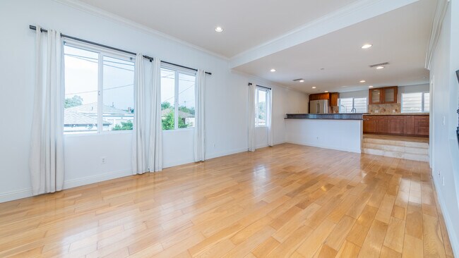 Foto del edificio - 2470 S Centinela Ave