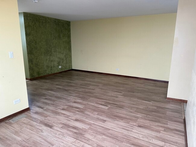 Building Photo - 510 Timber Dr