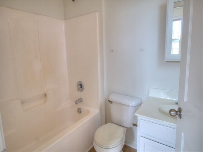 Foto del edificio - Recently Updated 3 Bedroom, 2 Bath Home in...