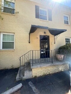 Primary Photo - 1048 St Charles Ave NE