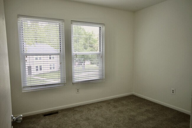 Building Photo - 2668 Gatewood Circle