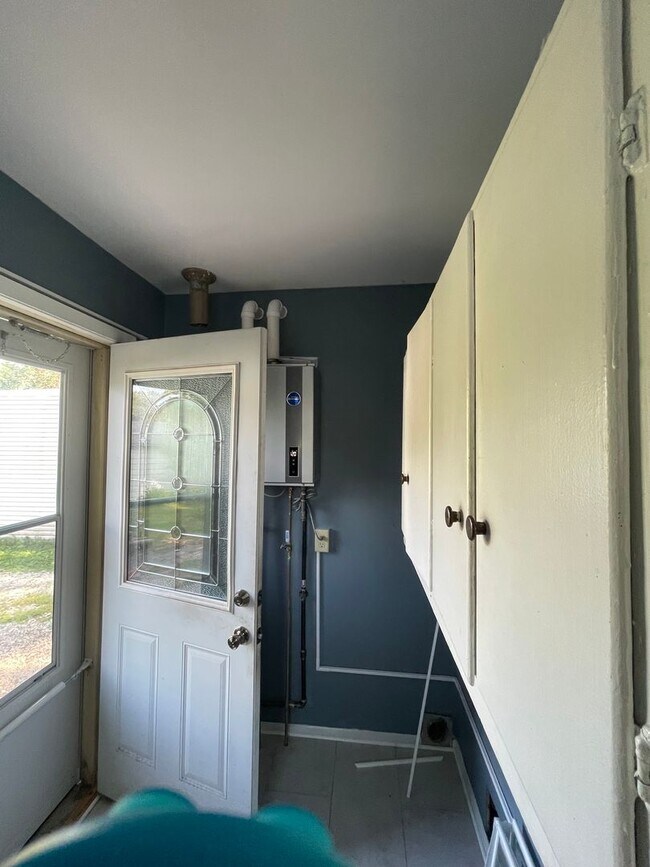 Foto del edificio - $1050 month/deposit Rare find! Remodeled 3bd Ranch 2 car garage in Savage Addition!