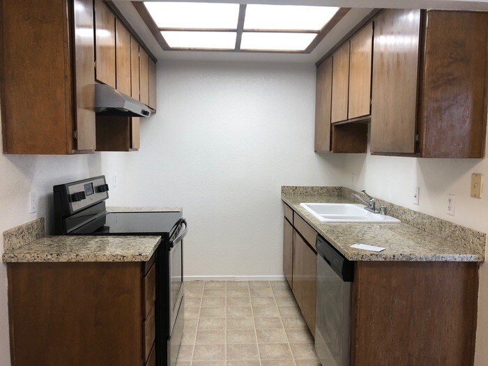 Foto principal - 6412 Benning St