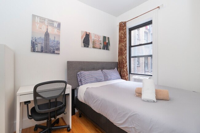 Foto del edificio - 322 E 93rd St