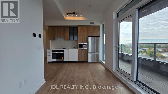 Building Photo - 1037 The Queensway