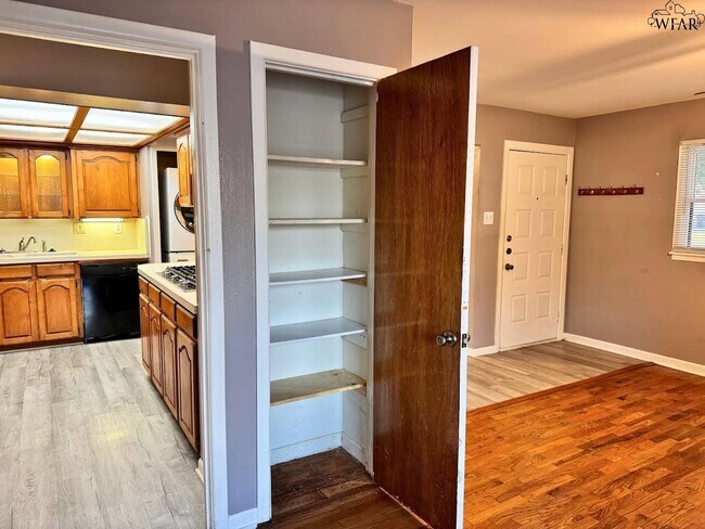 Foto del edificio - 4503 McCrory Ave