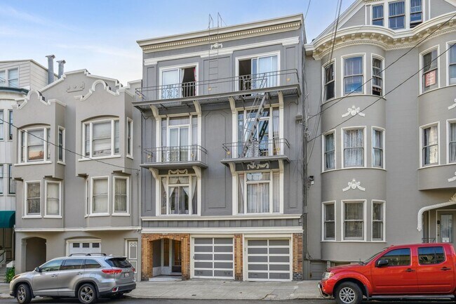 Building Photo - 1538 Green St