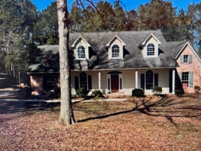 Building Photo - 5506 Oakwood Dr