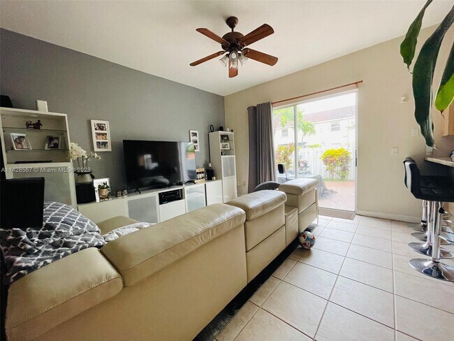 Foto del edificio - 9739 NW 44th Terrace