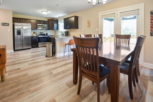 Foto del edificio - Pet Friendly Five Bedroom!