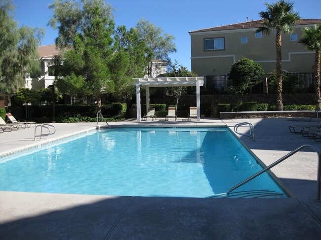 Community pool and hot tub - 9303 Gilcrease Ave