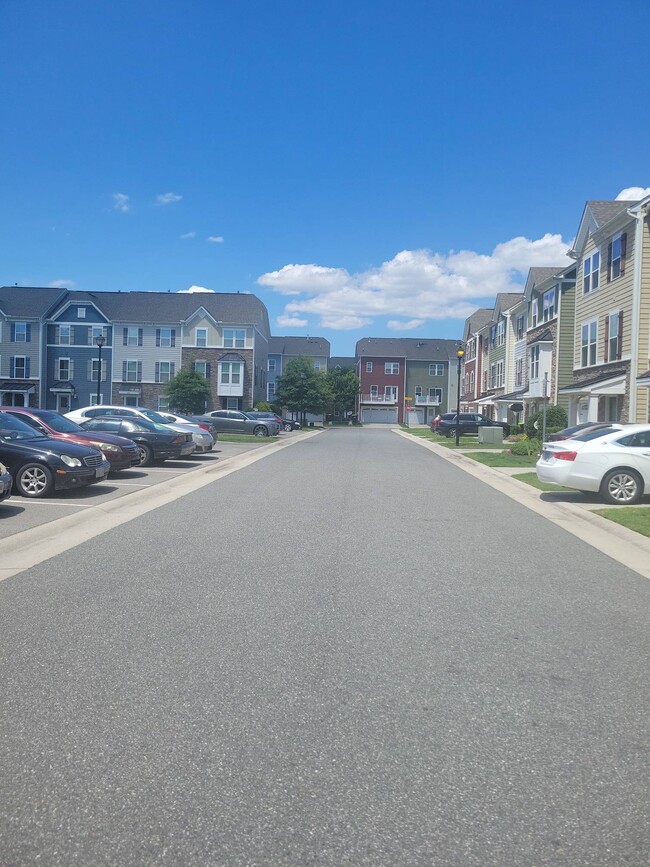 Building Photo - 4321 Saltmarsh Ln