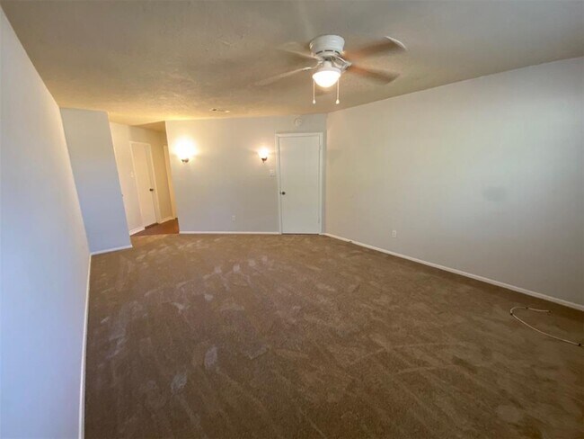 Building Photo - 22506 Millgate Dr