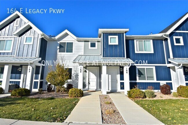 Foto del edificio - Beautiful 3 Bedroom Saratoga Springs Townh...