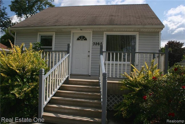 Building Photo - 3268 Troy St
