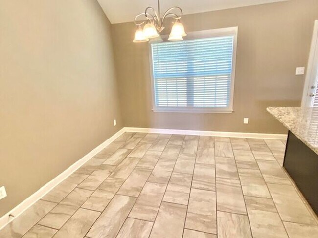 Building Photo - Now Leasing a 4 Bedroom 3 Bath Home in Hor...