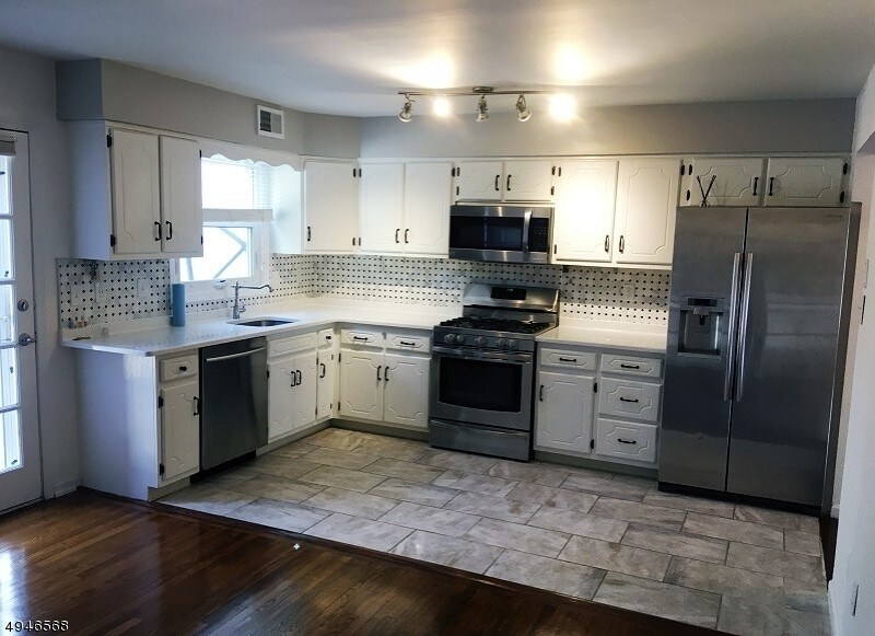 29 Hampshire Dr, Mendham, NJ 07945 Room for Rent in Mendham, NJ