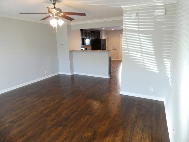 Building Photo - 2BR/2.5BA Townhome in Cottages of Willowbrook