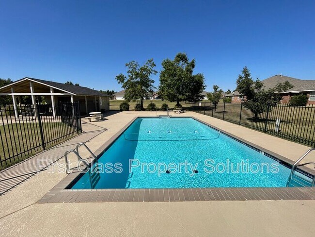 Foto del edificio - 400 N Willowood Dr