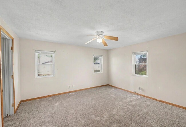 Foto del edificio - 740 Merrill St