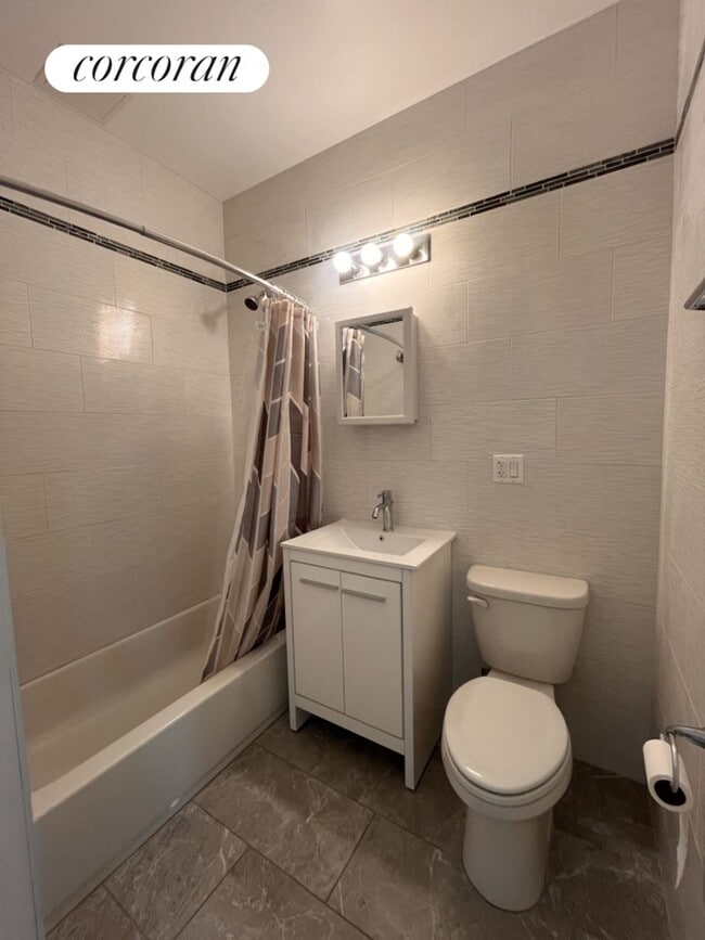 Building Photo - 47 W 71st St