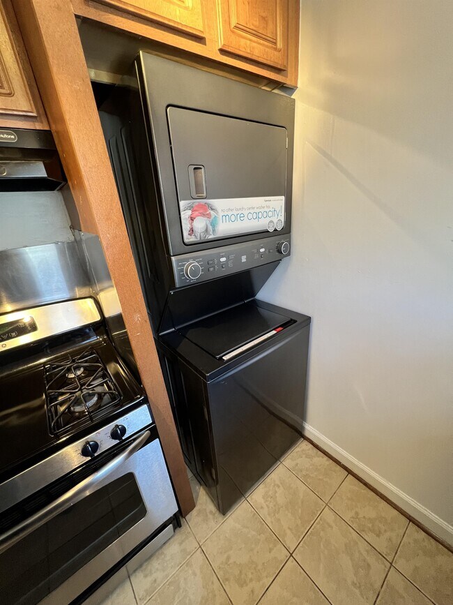 Foto del edificio - 6890 Hawthorne St