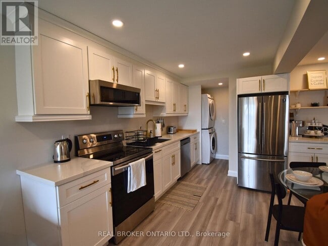 Building Photo - 1004 Dashwood Ct