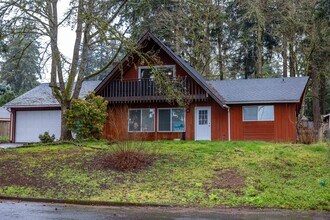 Building Photo - 3205 NE Edelweiss Ave