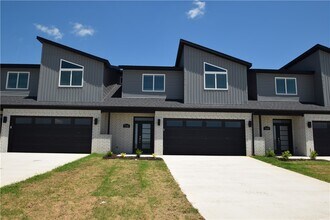 Building Photo - 550 Amethyst Rd