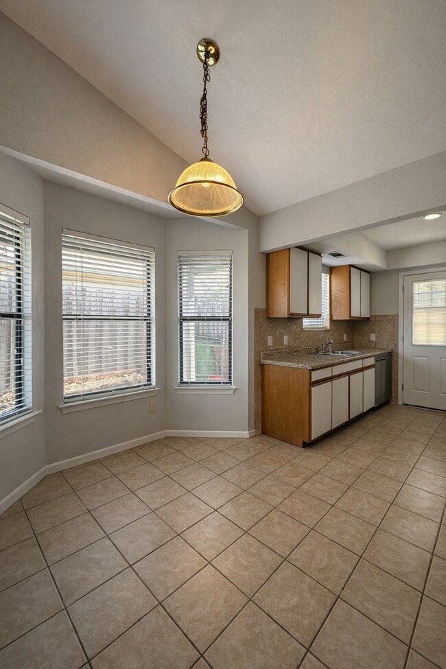 Building Photo - 333 Rawhide Loop