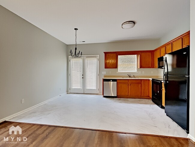 Building Photo - 1135 Castlemaine Dr