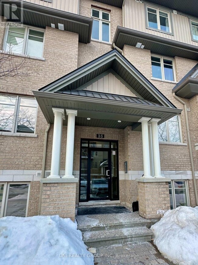 Photo du bâtiment - 35 Tadley Private