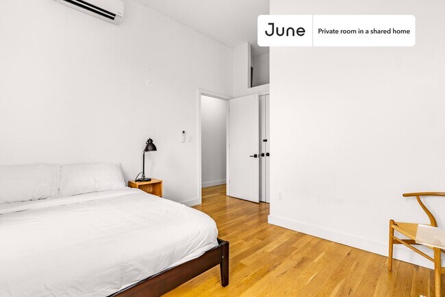 Foto del edificio - Room in Shared 5 bed/3 bath home