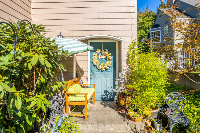 Entrance - French Prairie Village Apartments