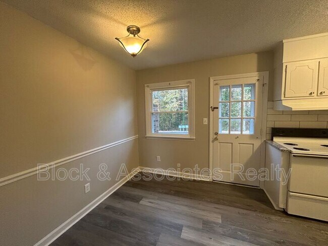 Foto del edificio - 512 S Cherry St