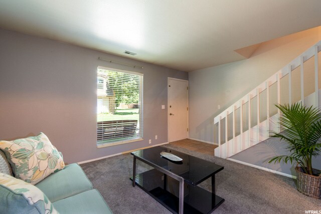 Spacious Living Room - 88 W 50 S