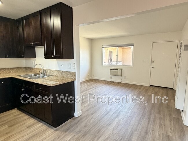 Building Photo - 816 S Orange Ave
