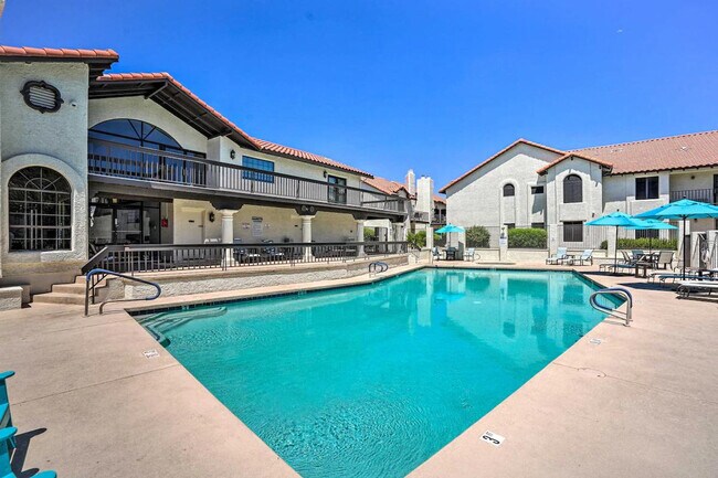 Foto del edificio - 11011 N 92nd St