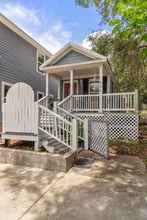 Building Photo - 624 W 7th Ave