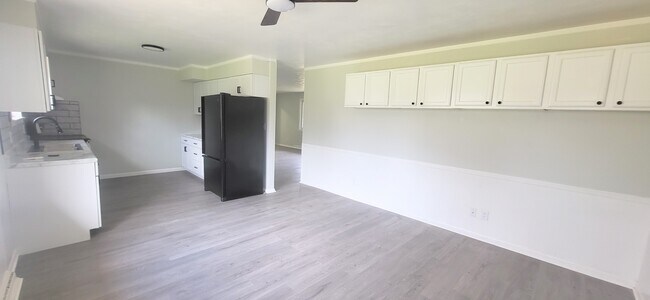 Foto del edificio - 6905 Bradford Dr
