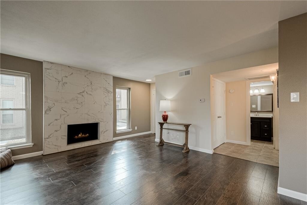 Primary Photo - 10650 Steppington Dr