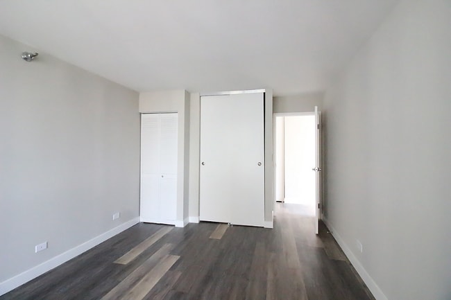 Foto del edificio - 904 N State St