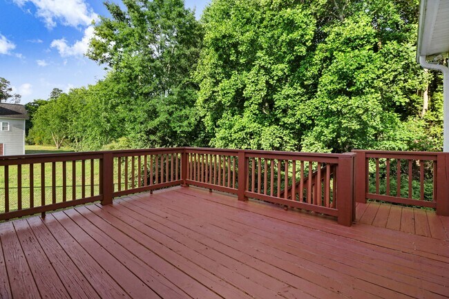 Building Photo - 203 Clayside Dr