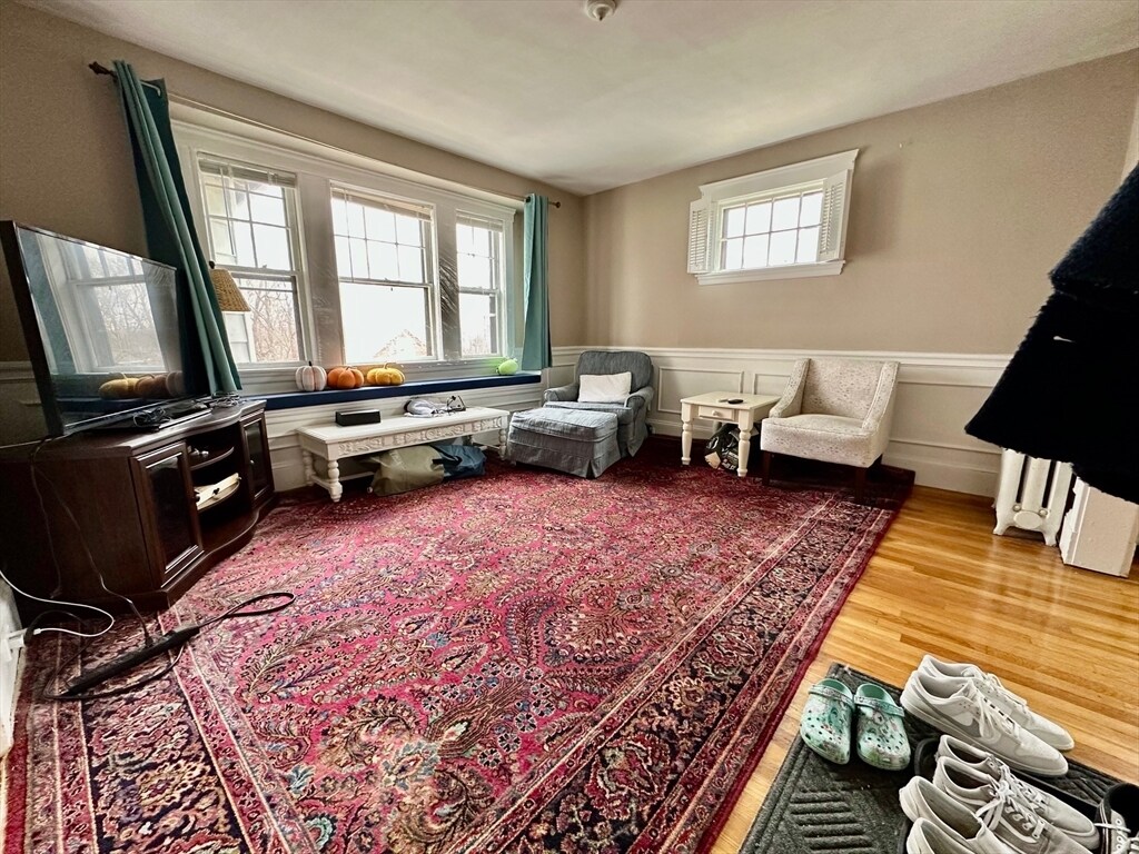 Primary Photo - 102 Bennett St